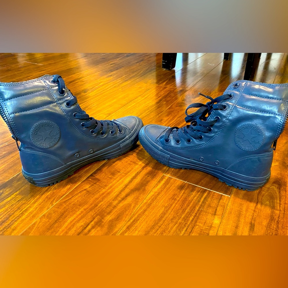 SOLD women’s converse rain boots